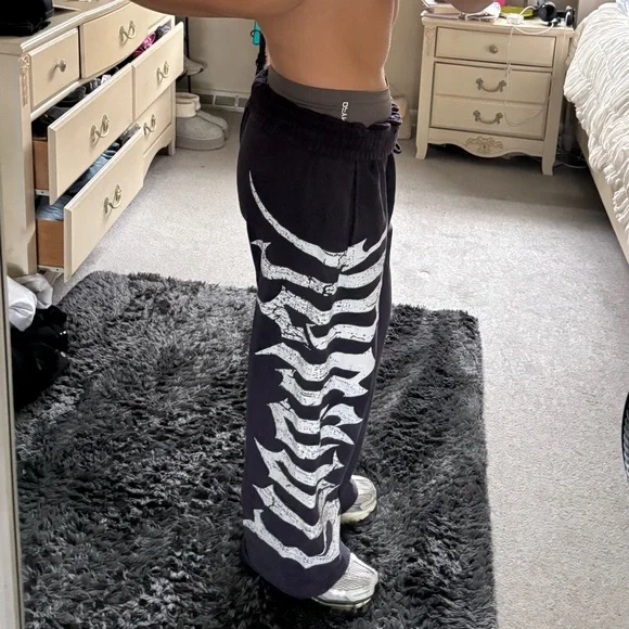 YoungLA Black Sweatpants with White Graphic - Picture 2 of 2